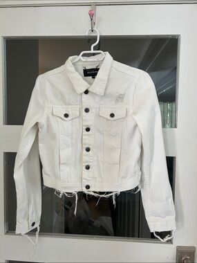 NEON BLONDE White Cropped Distressed Denim Jacket